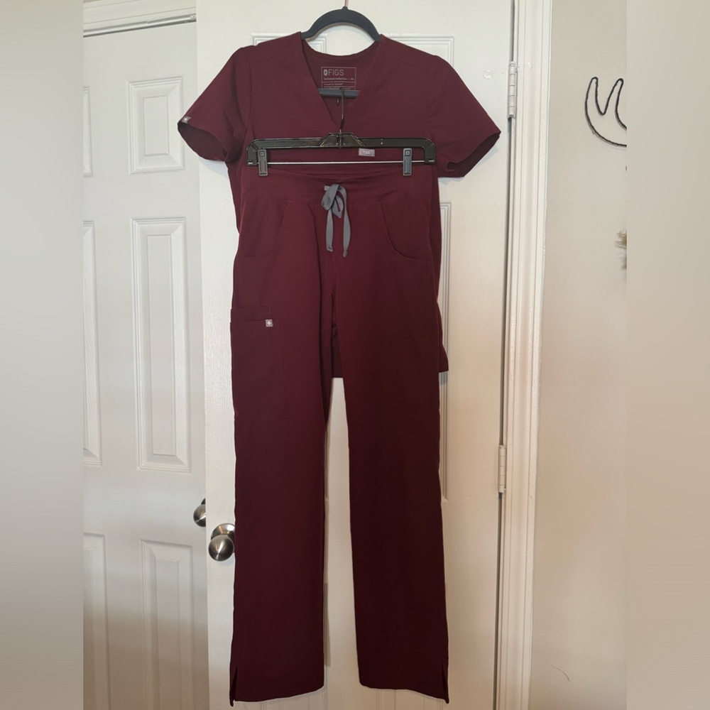 Figs burgundy scrub set. Size XS. Like new.